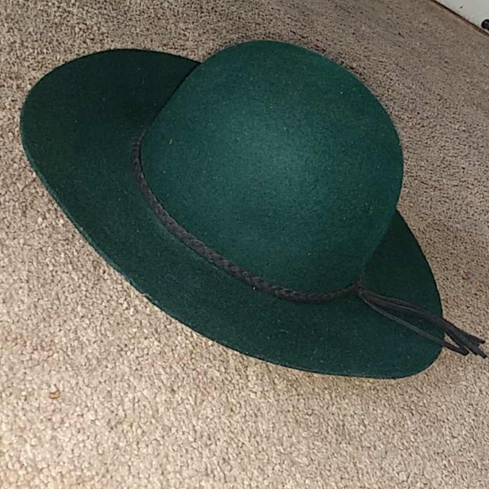 Hat - Picture 2 of 3